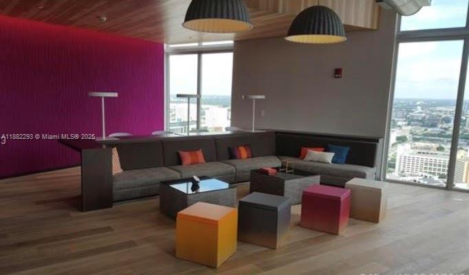 CENTRO CONDO - Residential Lease