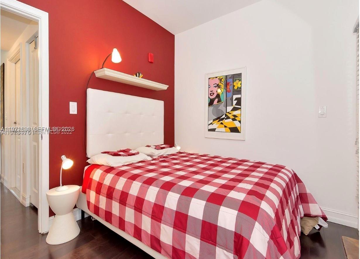 ELEVEN CONDO - Residential Lease