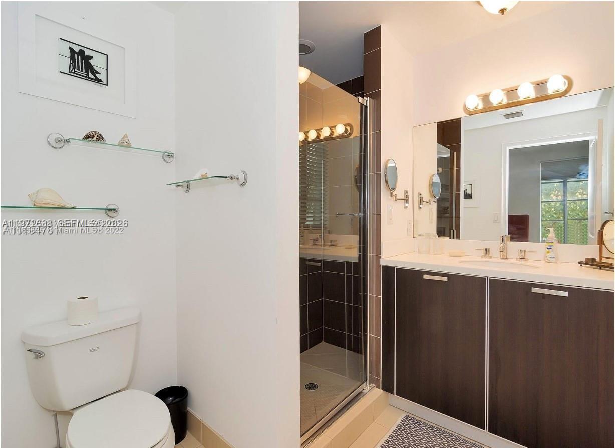 ELEVEN CONDO - Residential Lease