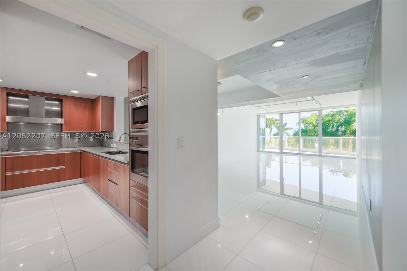 2627 S Bayshore Dr 604
