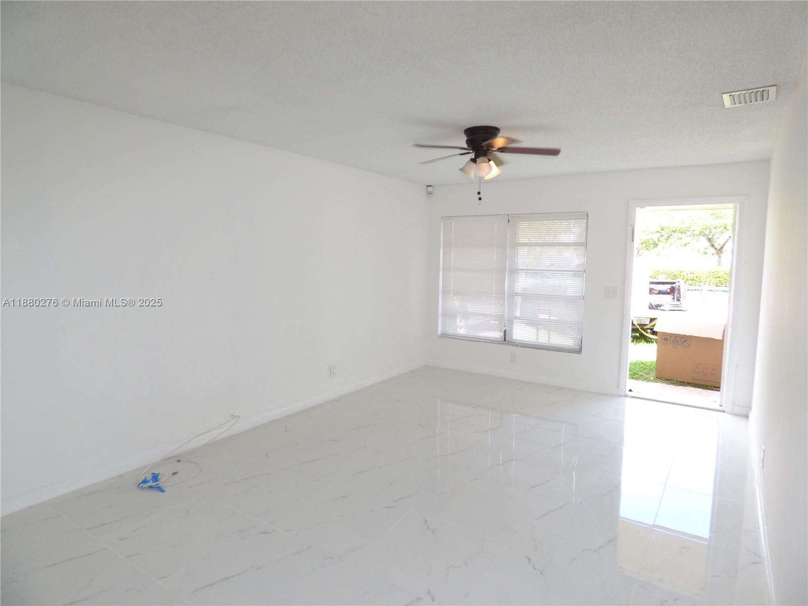 ACADEMY AWARD SEC 4 REPLA - Residential Lease