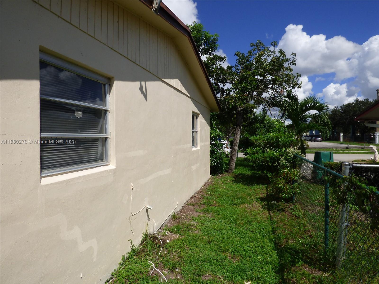 ACADEMY AWARD SEC 4 REPLA - Residential Lease