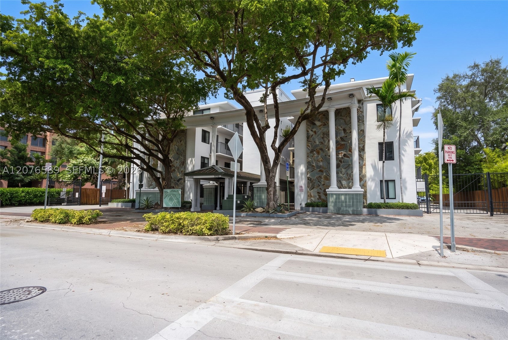 3240 Mary St S308