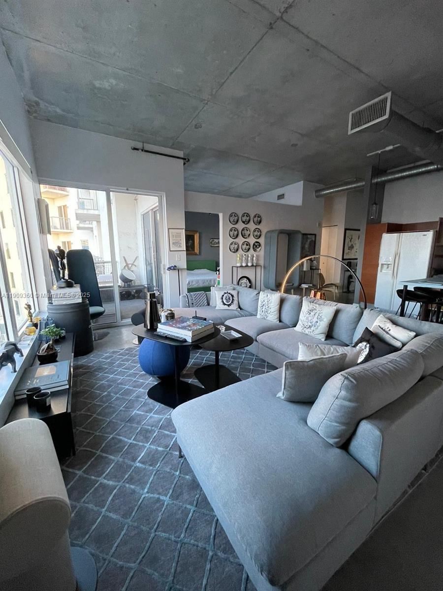 NEO CONDO - Residential Lease