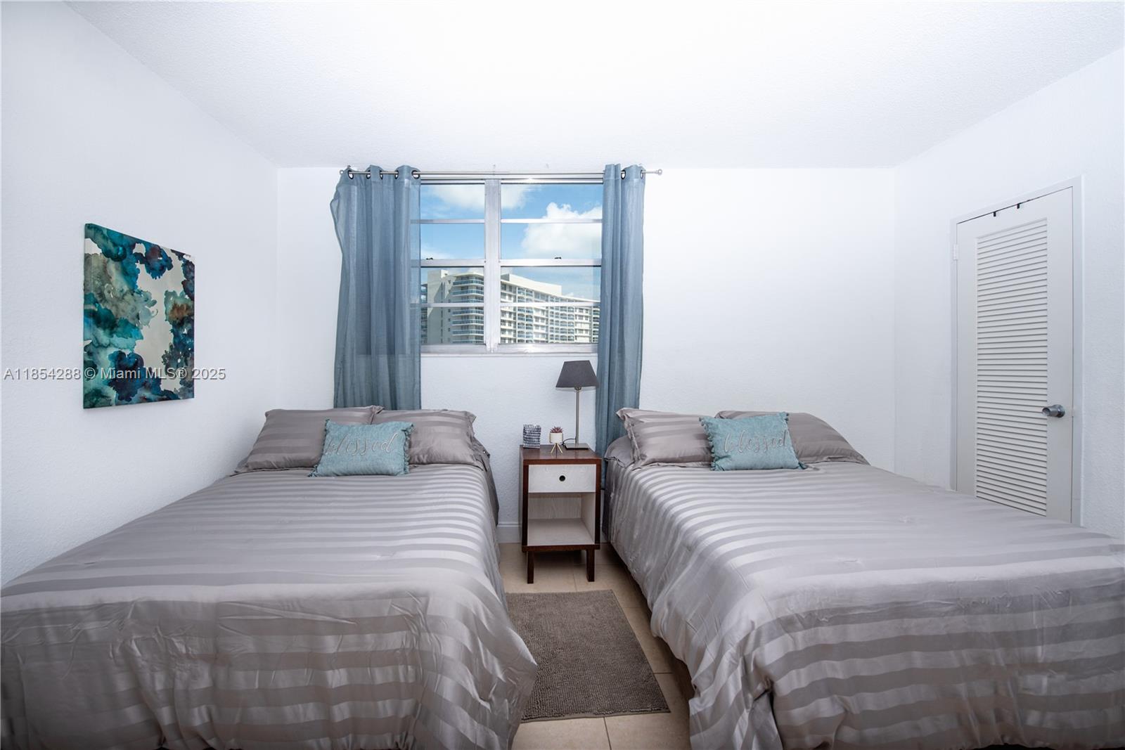 TIDES ON HOLLYWOOD BEACH - Residential Lease