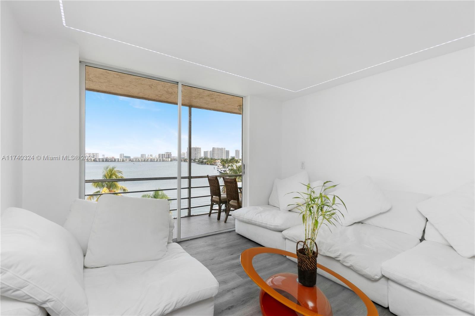 Property for Sale at 2821 Ne 163Th St 5J, North Miami Beach, Miami-Dade County, Florida - Bedrooms: 2 
Bathrooms: 2  - $280,000
