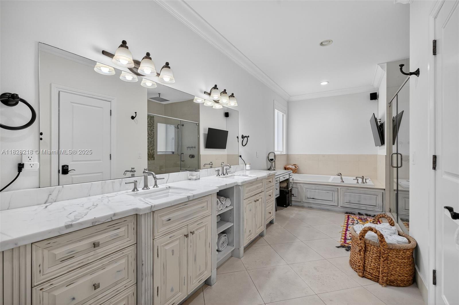 RIO VISTA ISLES - Residential