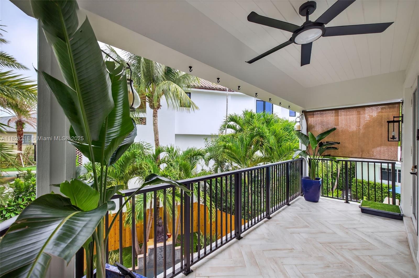 RIO VISTA ISLES - Residential