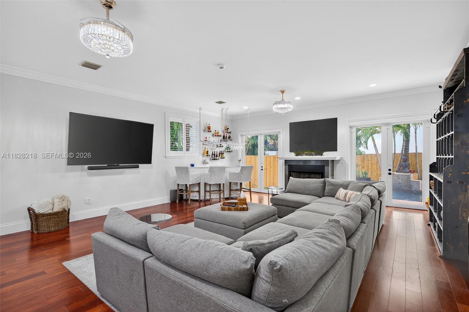 RIO VISTA ISLES - Residential