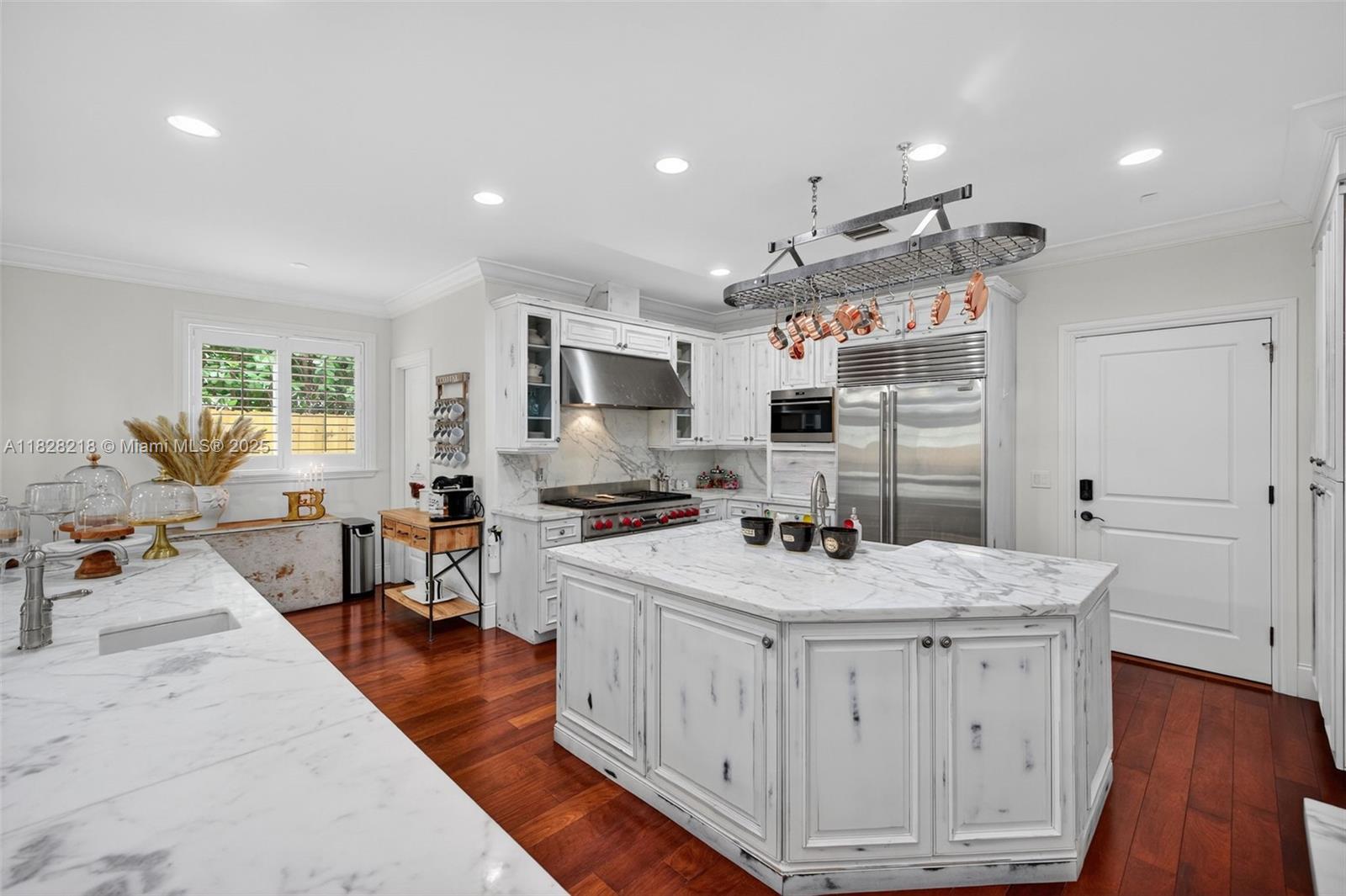 RIO VISTA ISLES - Residential