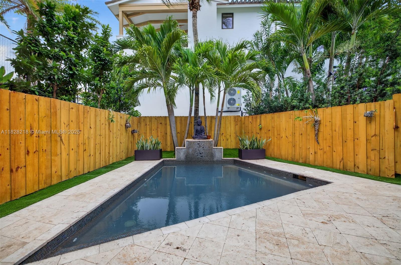 RIO VISTA ISLES - Residential