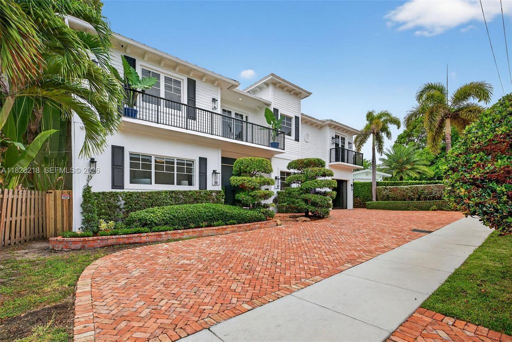 Photo of 1404 SE 9th St, Fort Lauderdale, FL 33316 (MLS # A11828218)