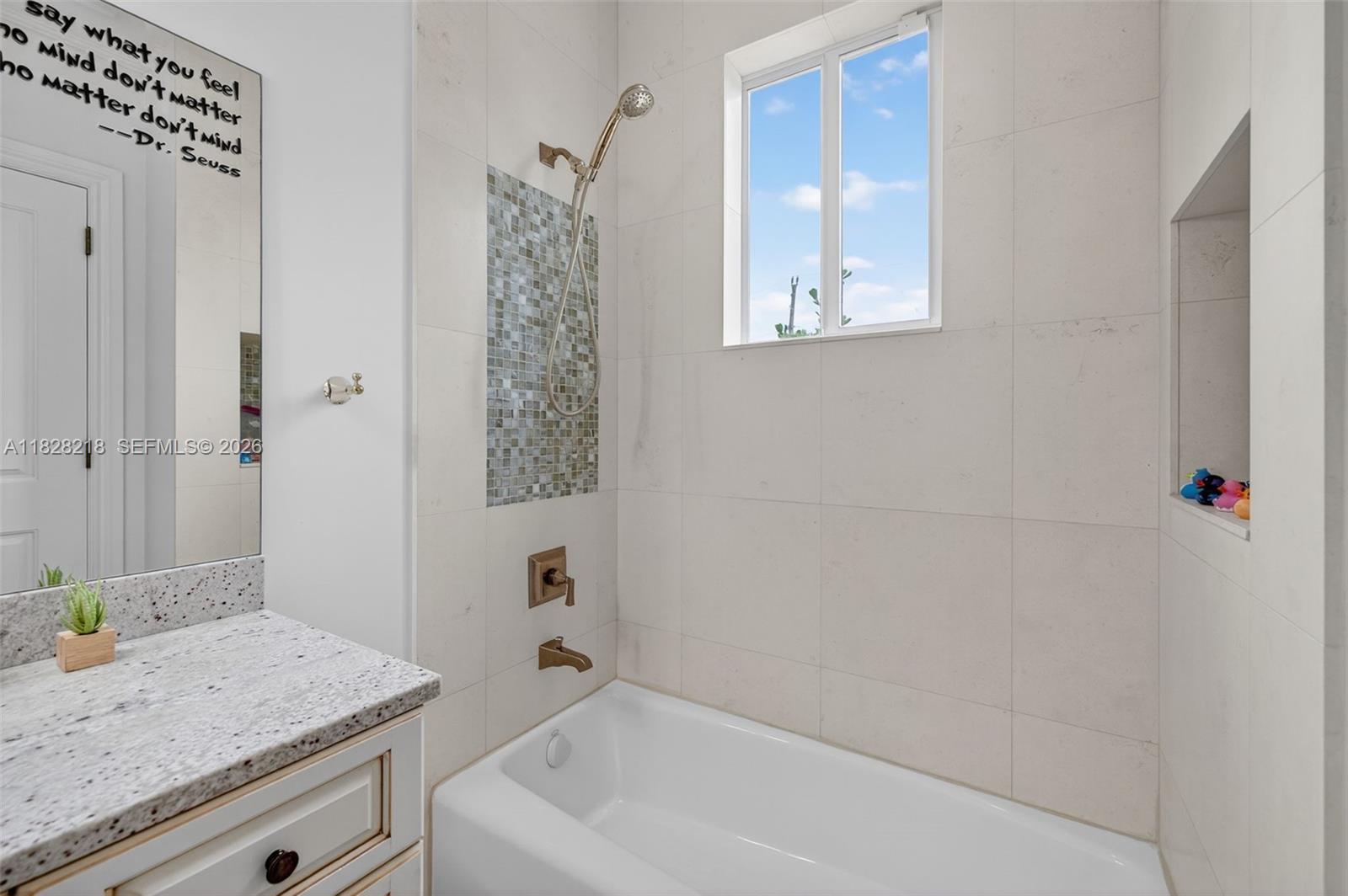 RIO VISTA ISLES - Residential