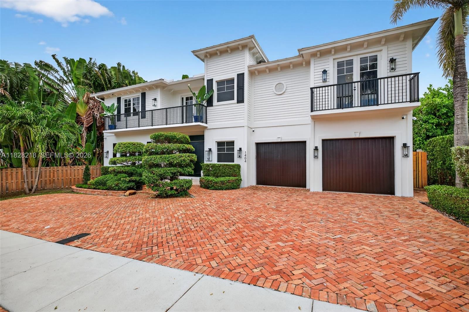 RIO VISTA ISLES - Residential
