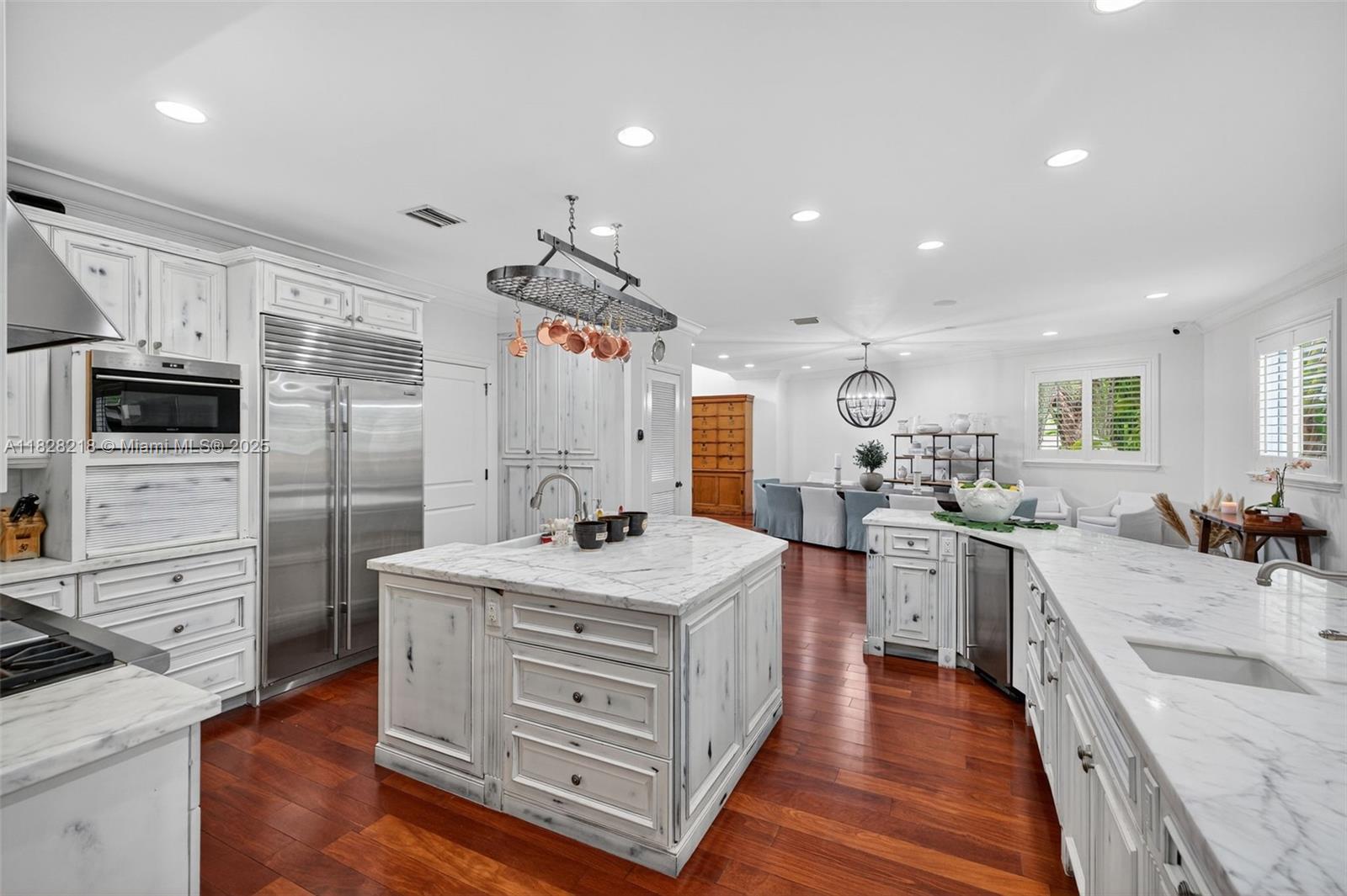 RIO VISTA ISLES - Residential