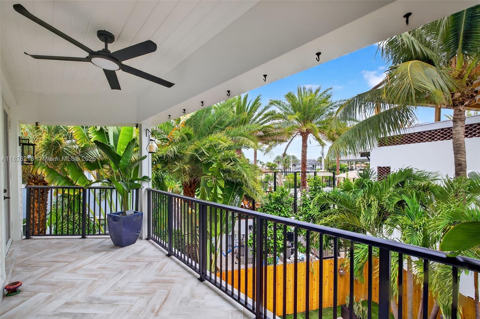 RIO VISTA ISLES - Residential