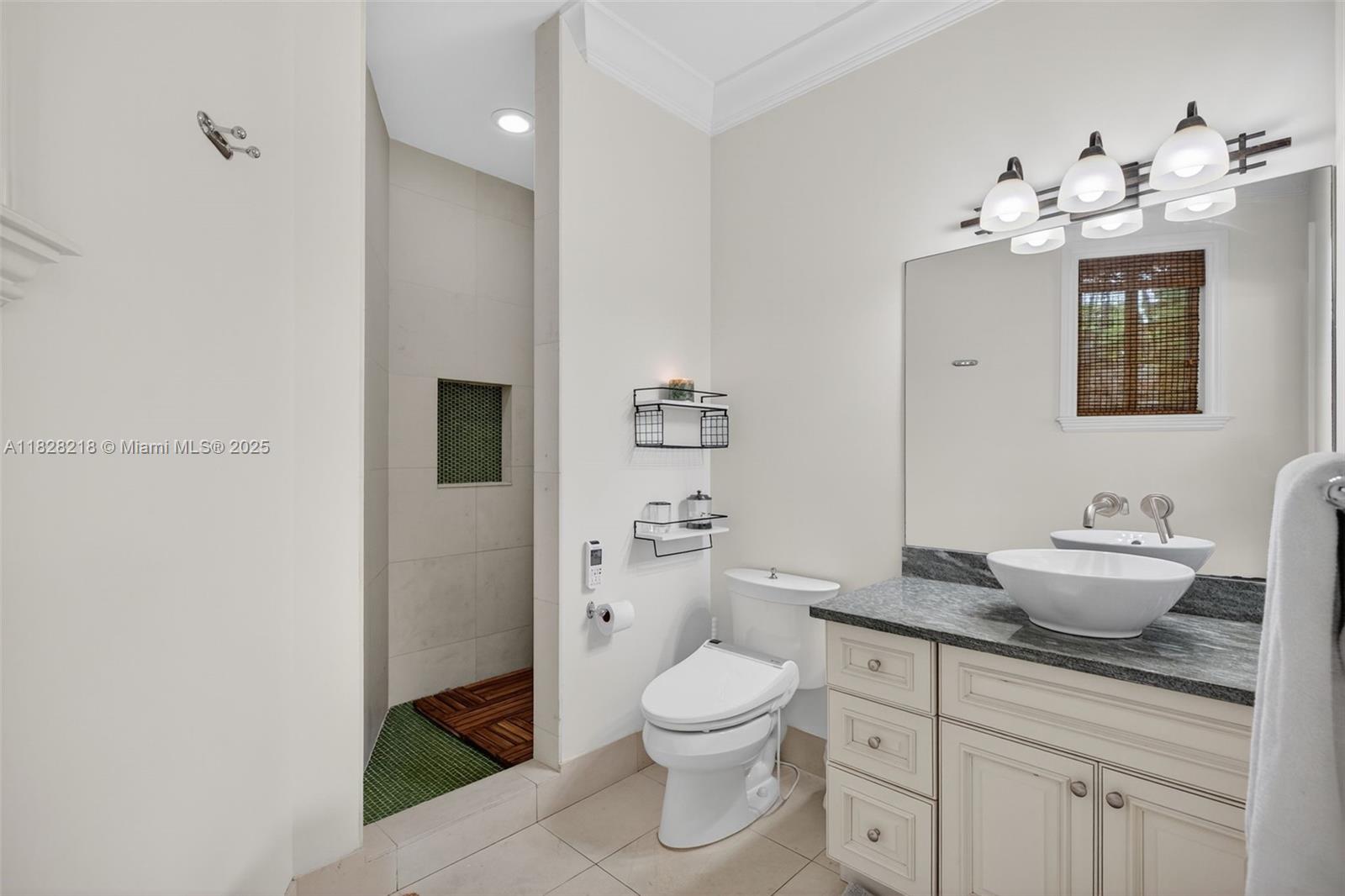 RIO VISTA ISLES - Residential