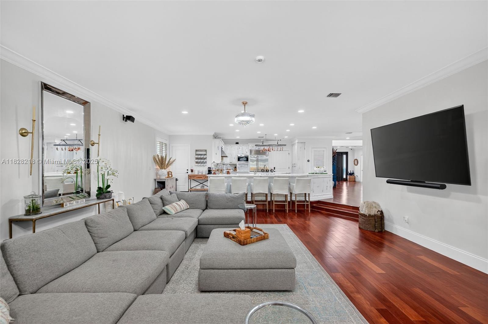 RIO VISTA ISLES - Residential