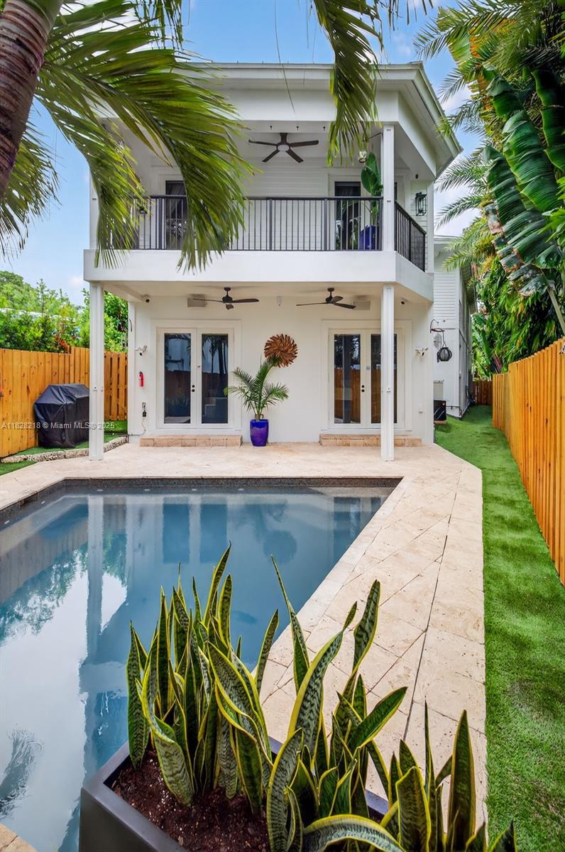 RIO VISTA ISLES - Residential