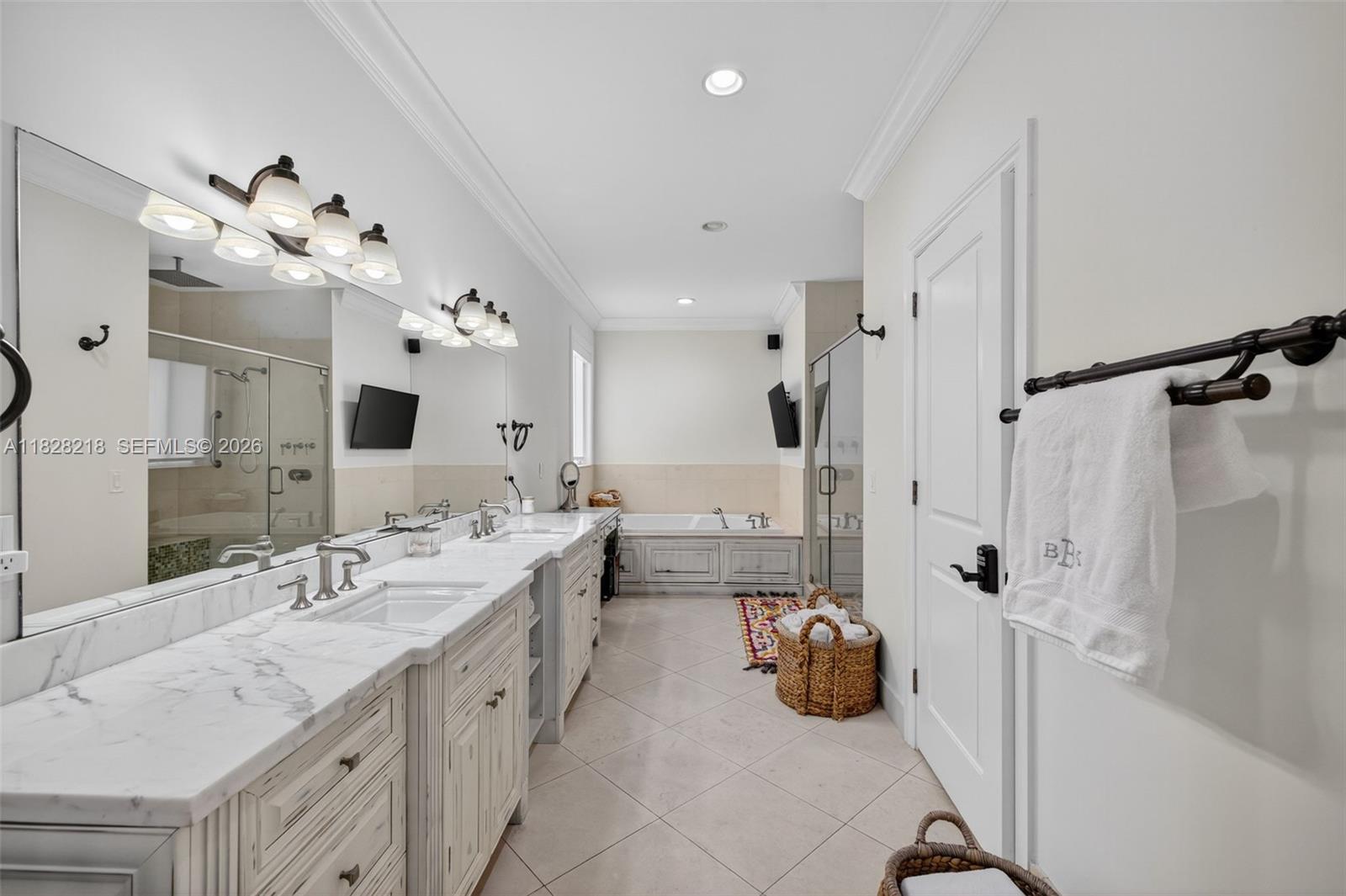 RIO VISTA ISLES - Residential