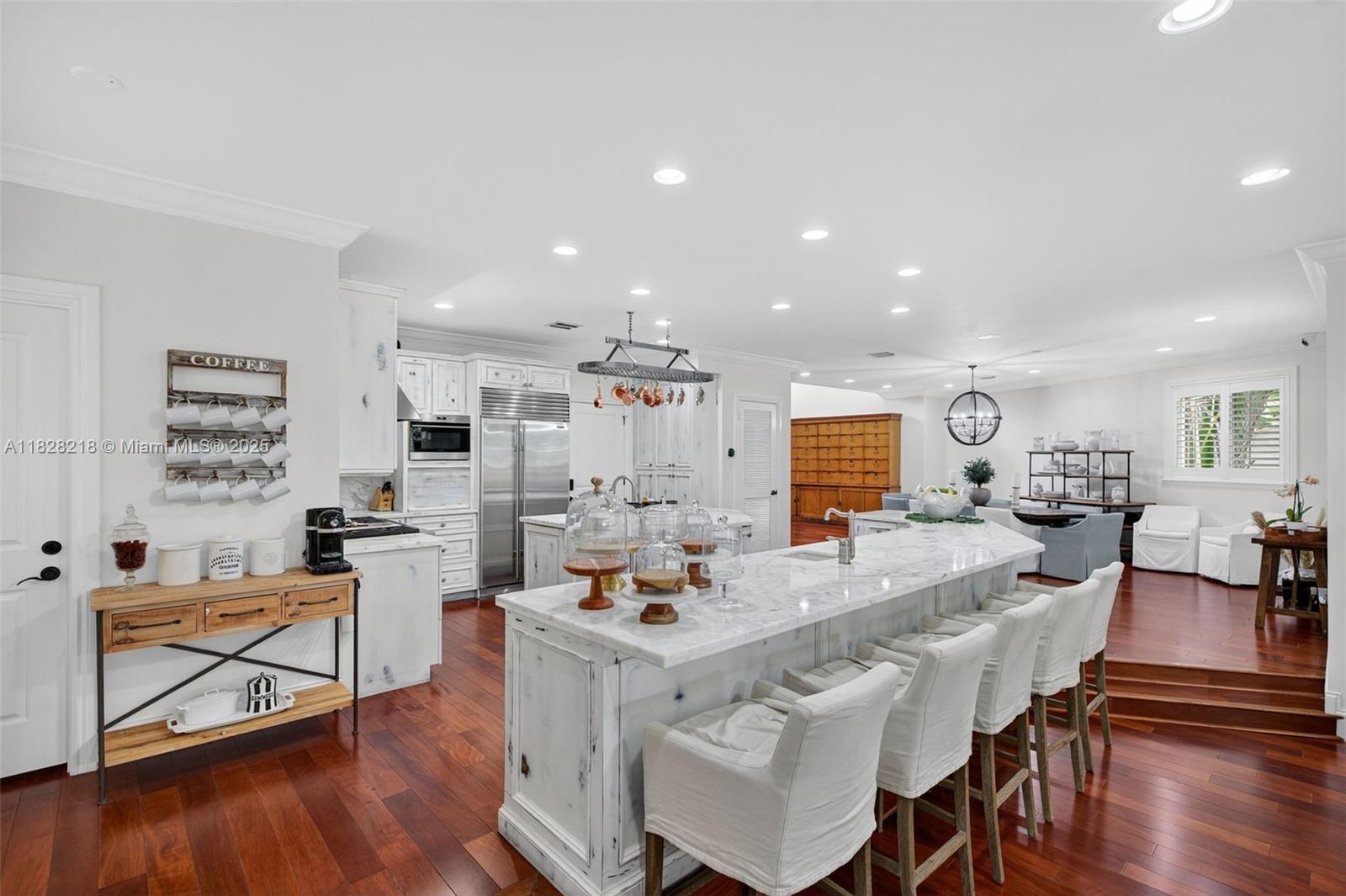 RIO VISTA ISLES - Residential