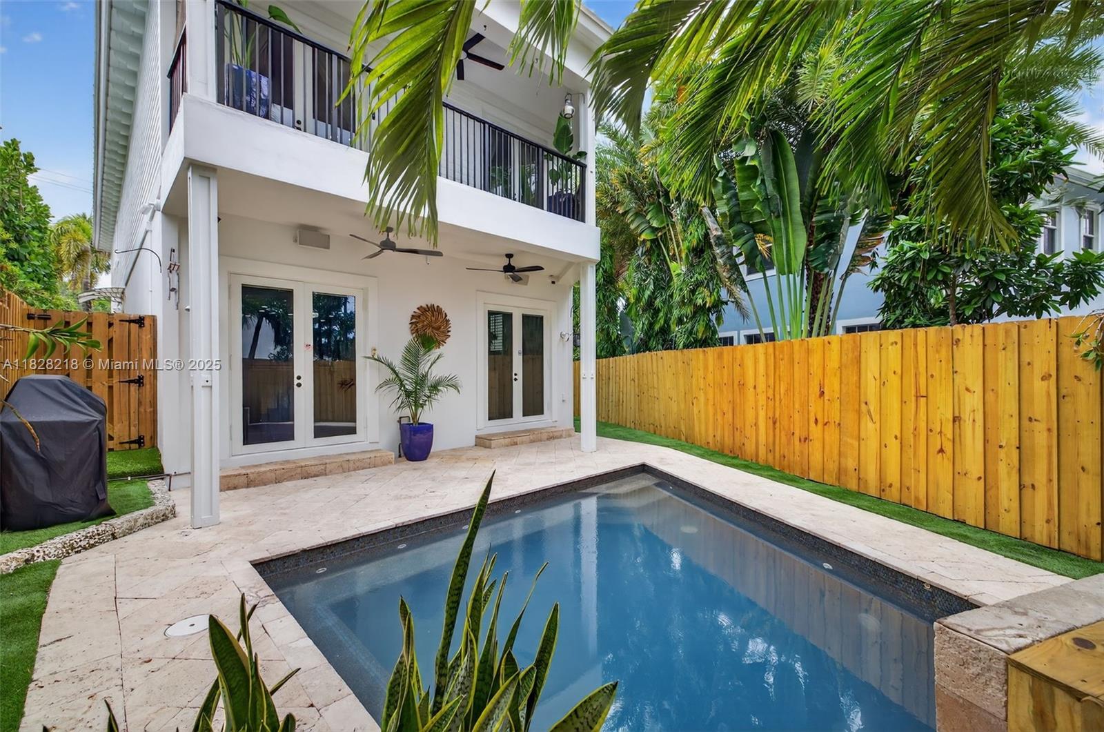 RIO VISTA ISLES - Residential