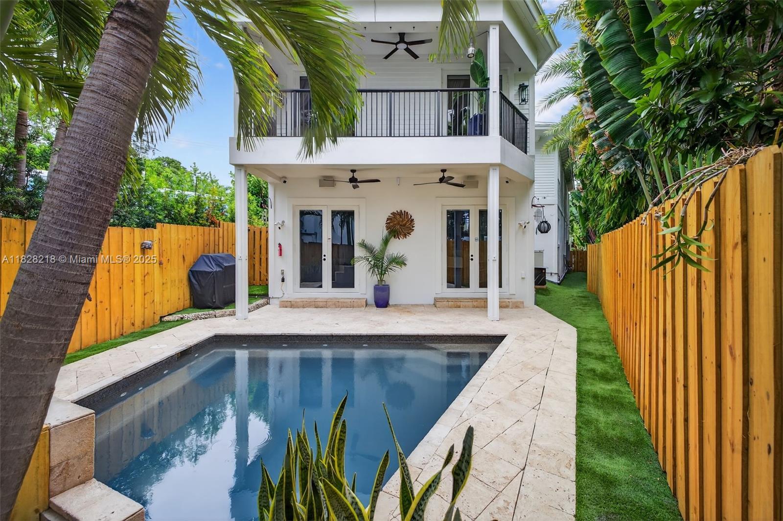 RIO VISTA ISLES - Residential