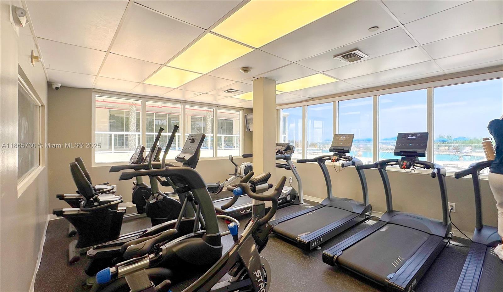 THE AVENTURA BEACH CLUB C - Residential