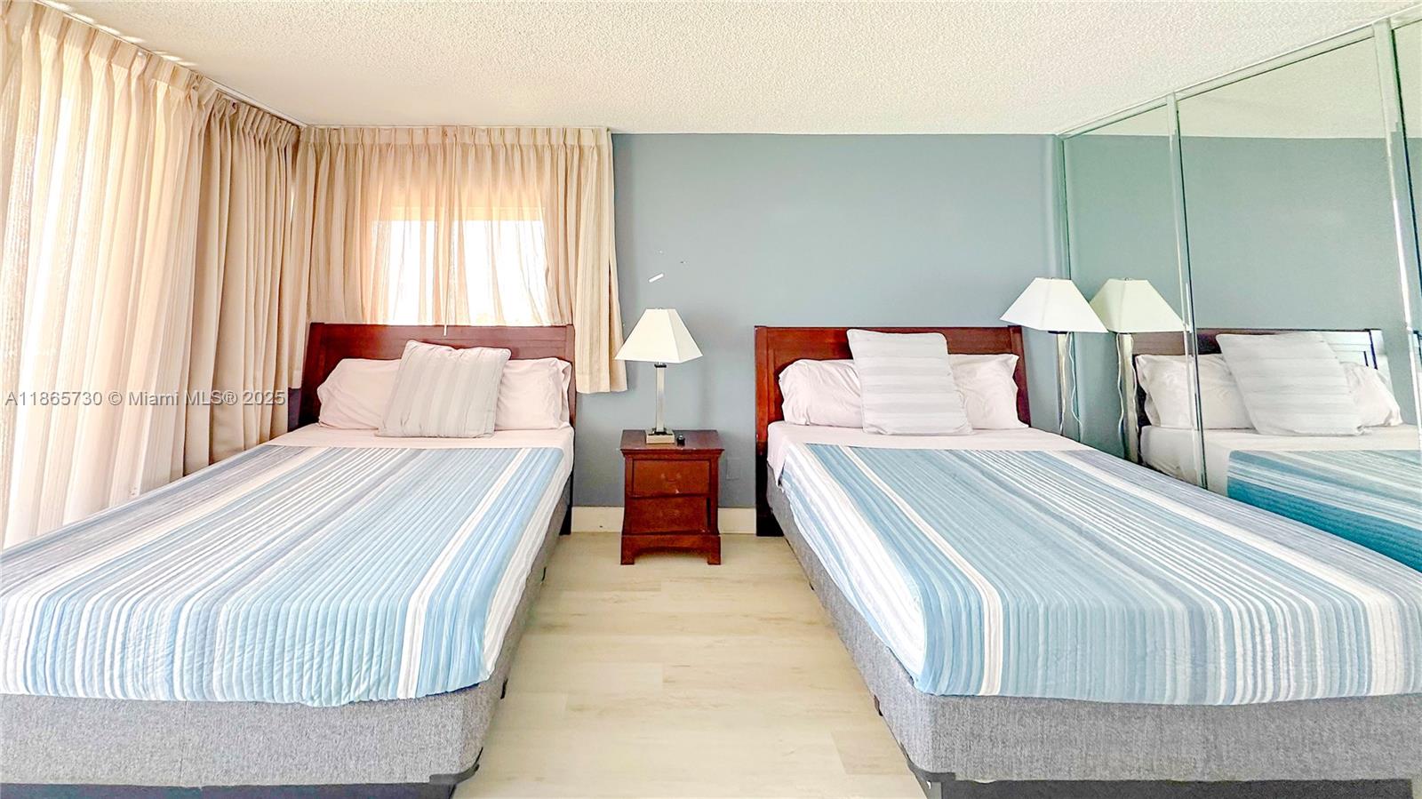 19201 Collins Ave 510