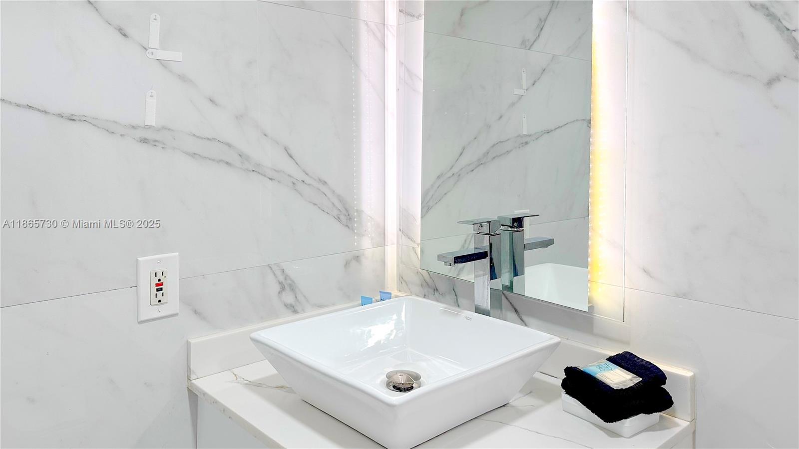 THE AVENTURA BEACH CLUB C - Residential