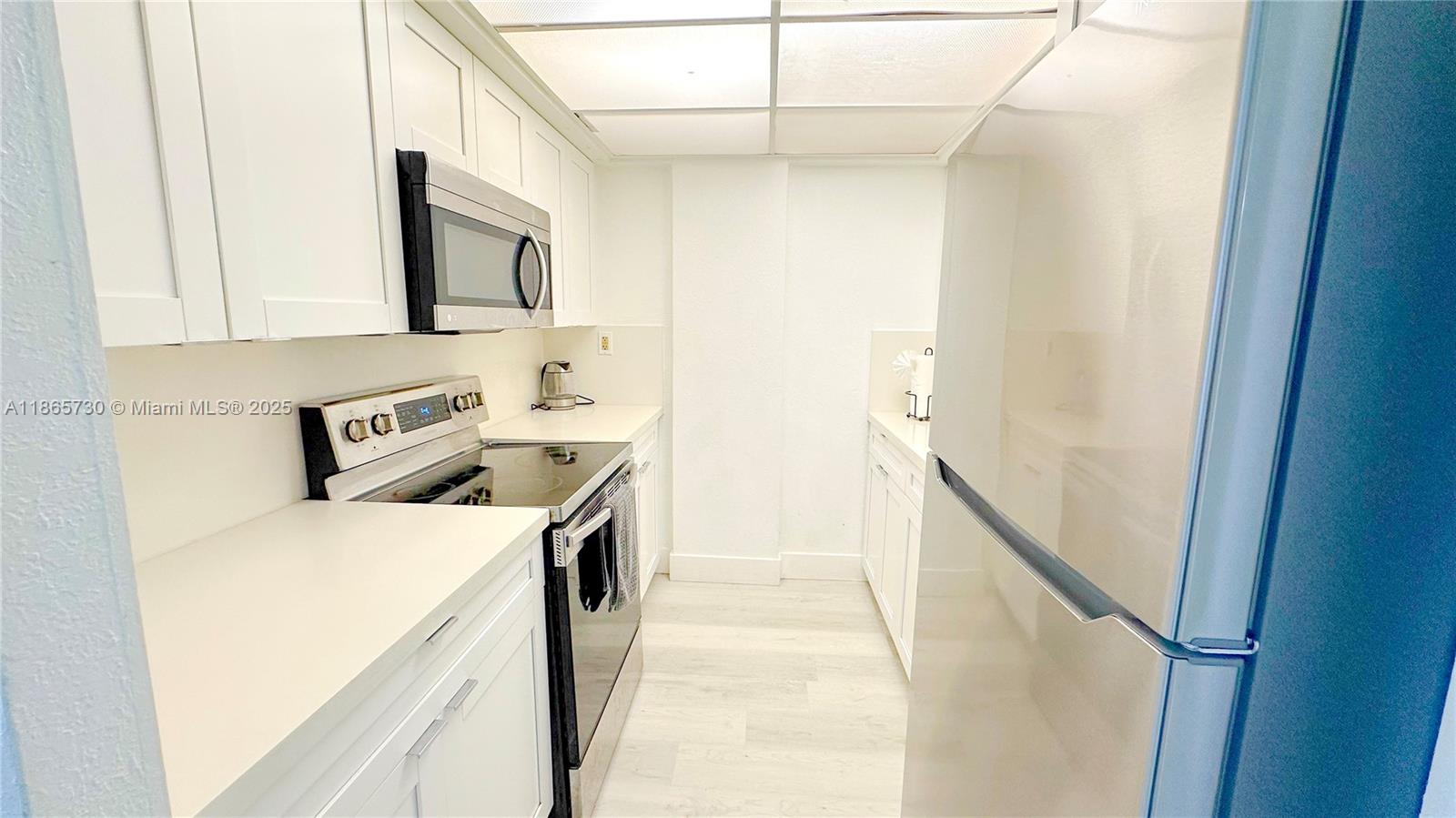 THE AVENTURA BEACH CLUB C - Residential