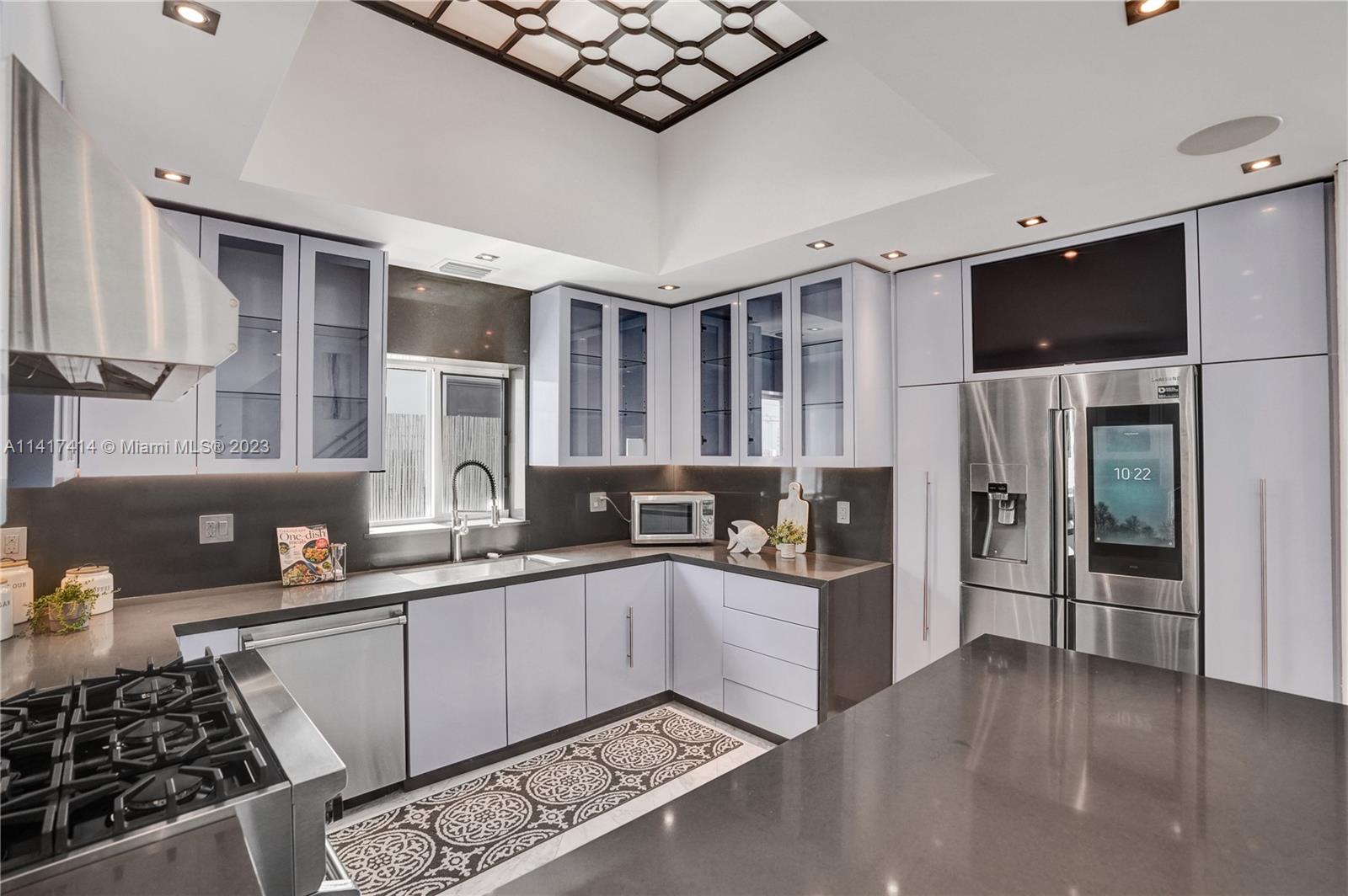 ISLE OF NORMANDY MIAMI VI - Residential