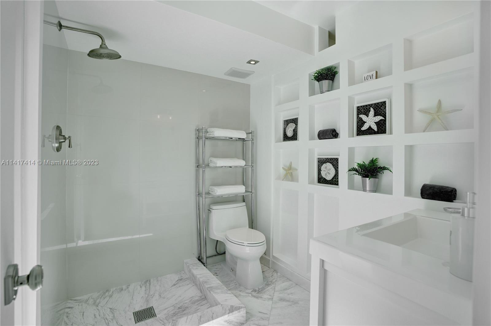 ISLE OF NORMANDY MIAMI VI - Residential