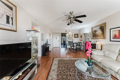 4330 Hillcrest Dr 505 Hollywood FL 33021