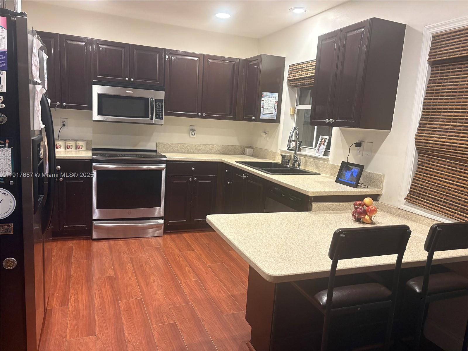 EMERALD POINTE - Residential