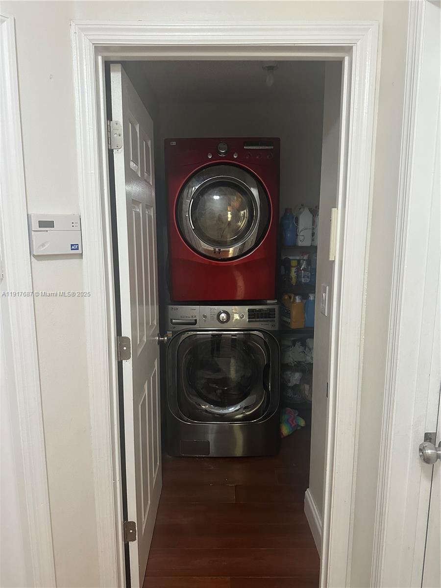 EMERALD POINTE - Residential