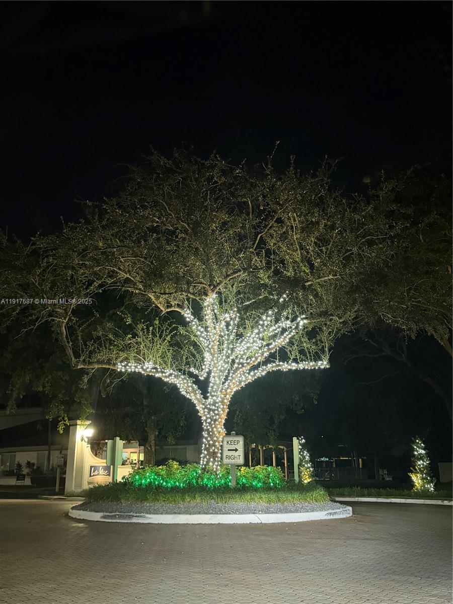 EMERALD POINTE - Residential