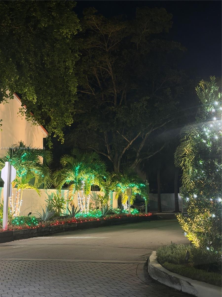 EMERALD POINTE - Residential