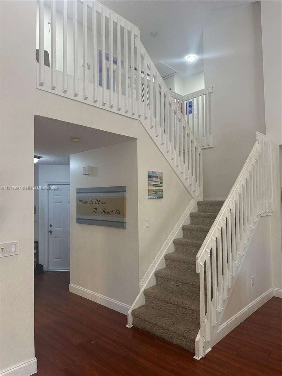 EMERALD POINTE - Residential