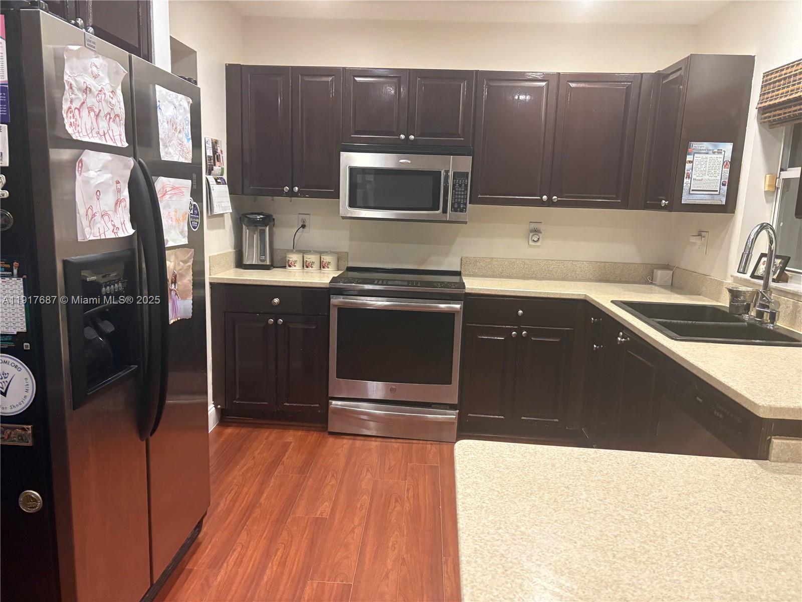 EMERALD POINTE - Residential