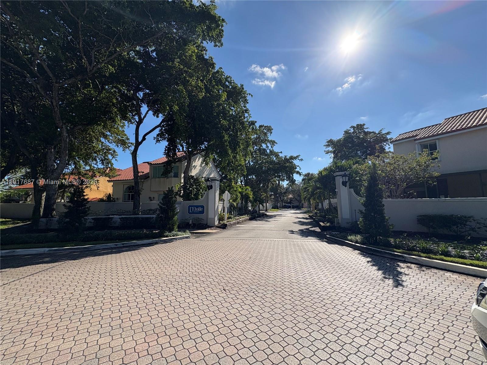 EMERALD POINTE - Residential