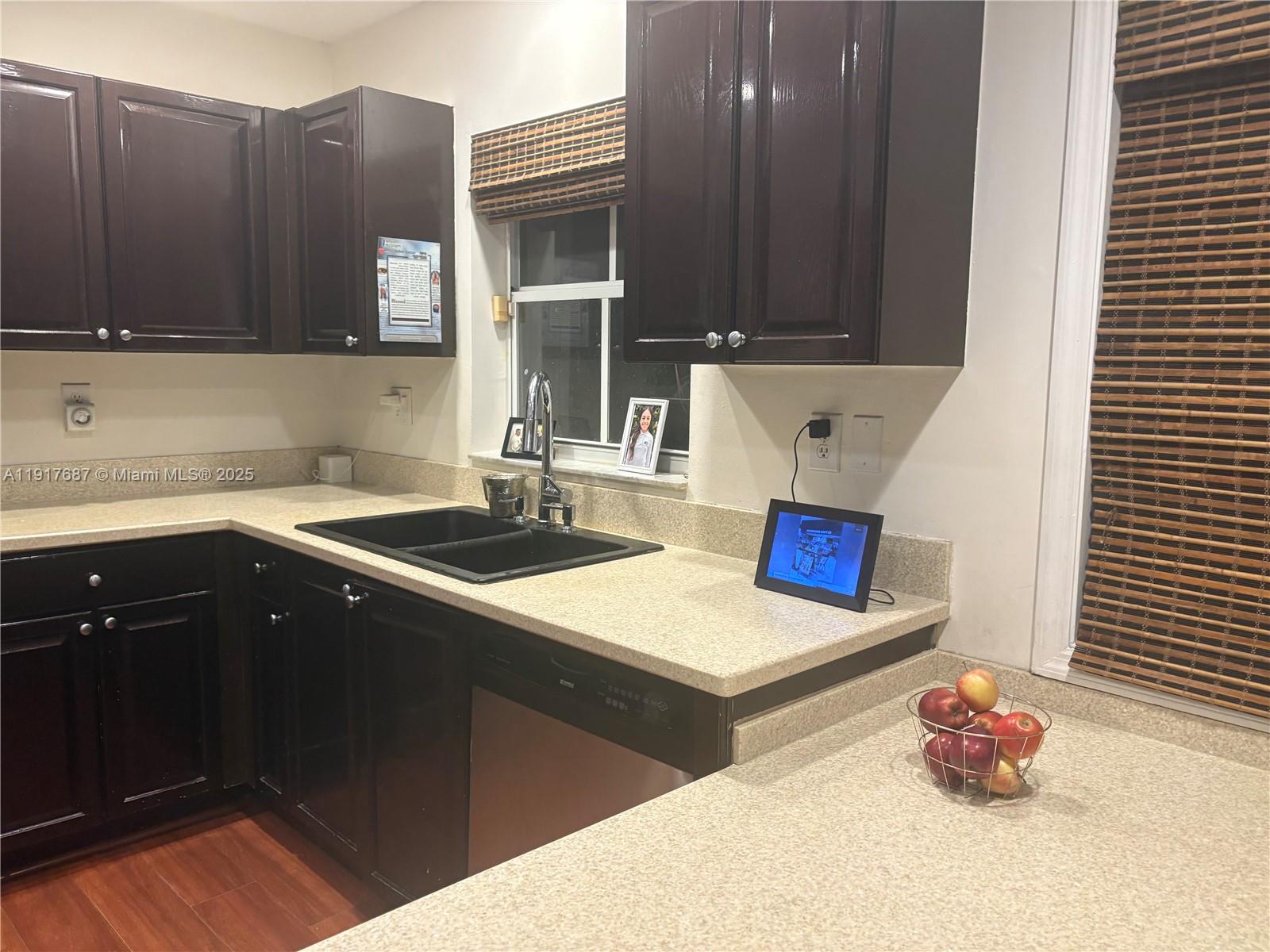 EMERALD POINTE - Residential