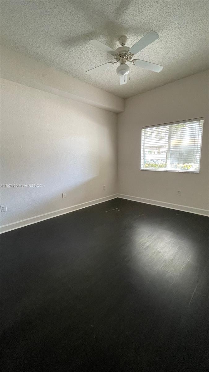 VALENCIA CONDO - Residential