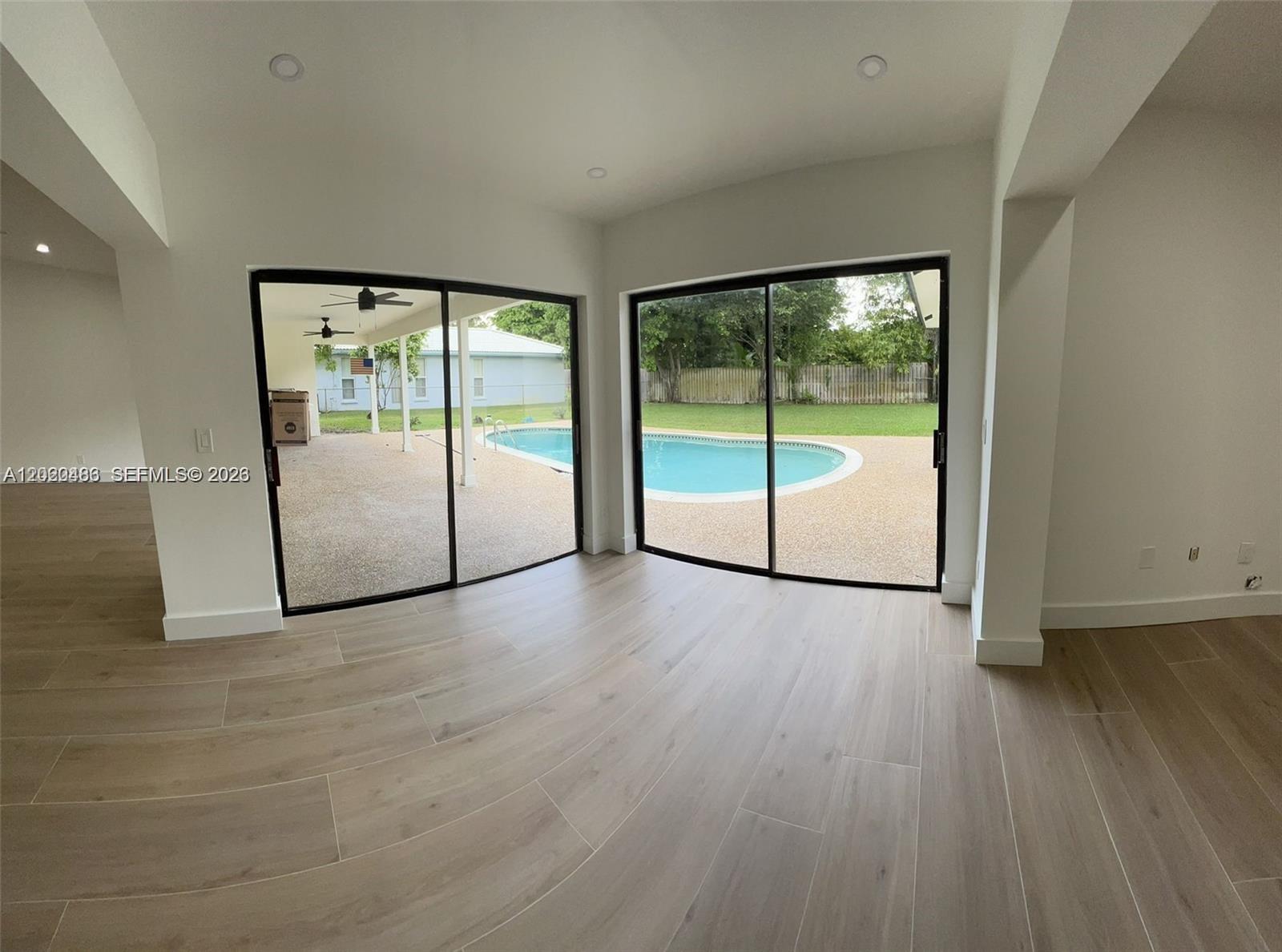 MAPLEWOOD - Residential