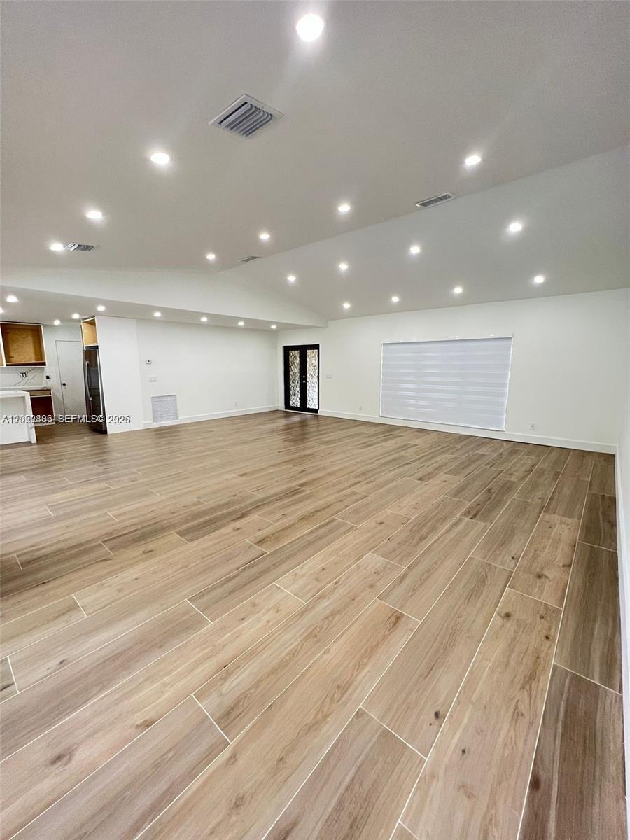 MAPLEWOOD - Residential