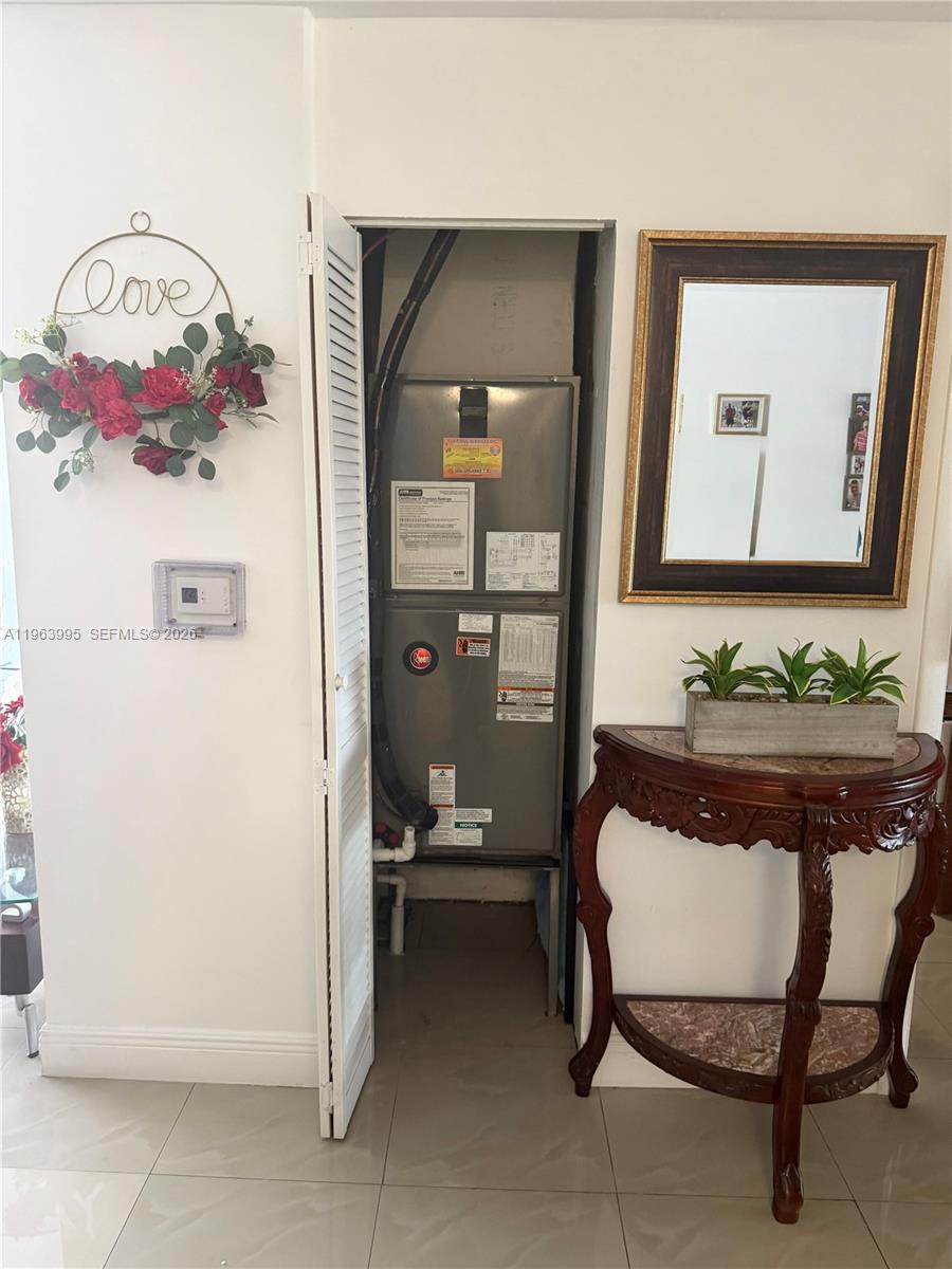 WINSTON PARK UNIT TWO - Residential