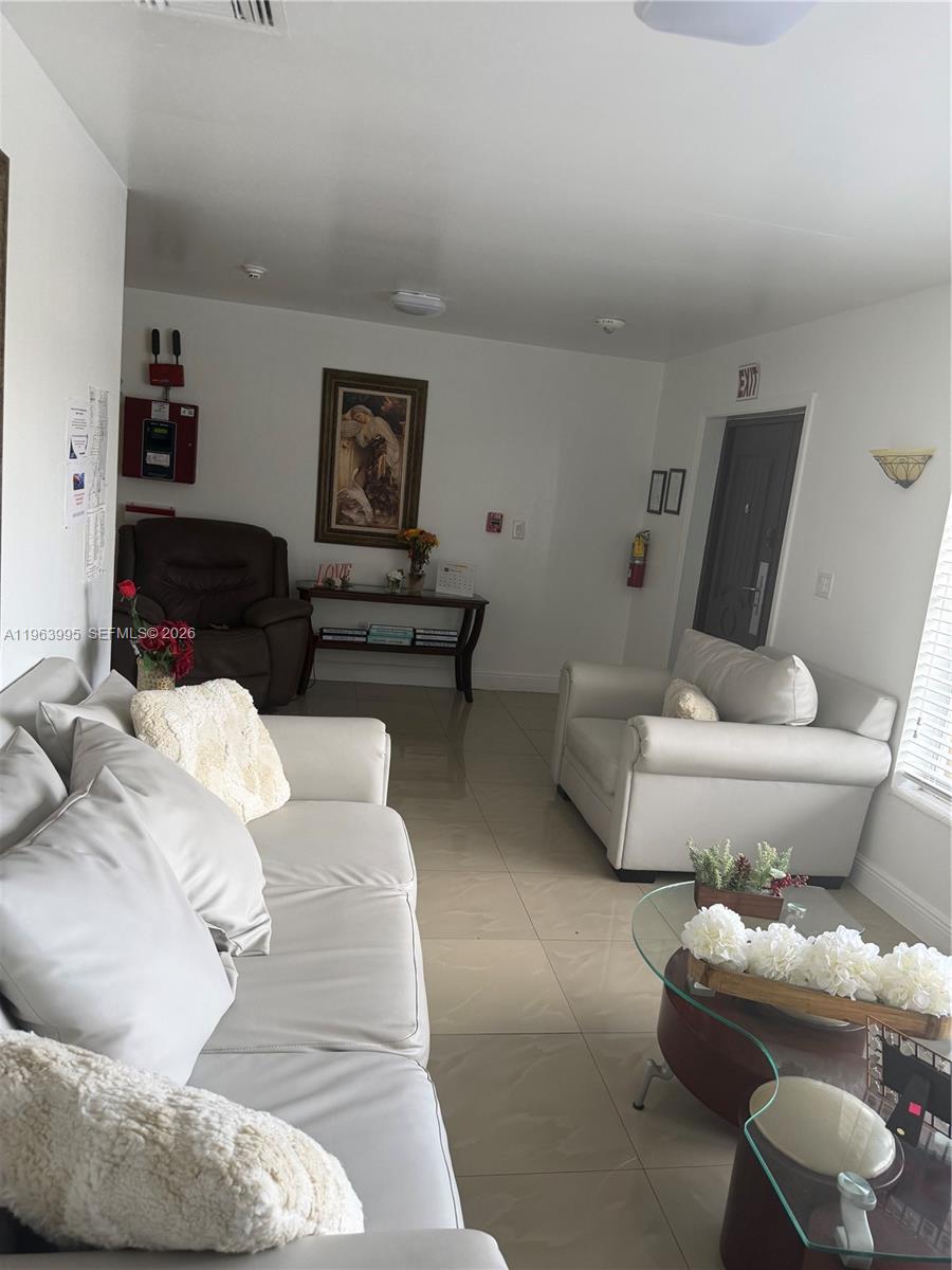 WINSTON PARK UNIT TWO - Residential