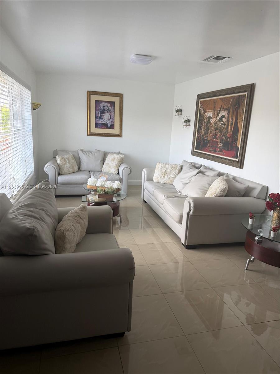 WINSTON PARK UNIT TWO - Residential