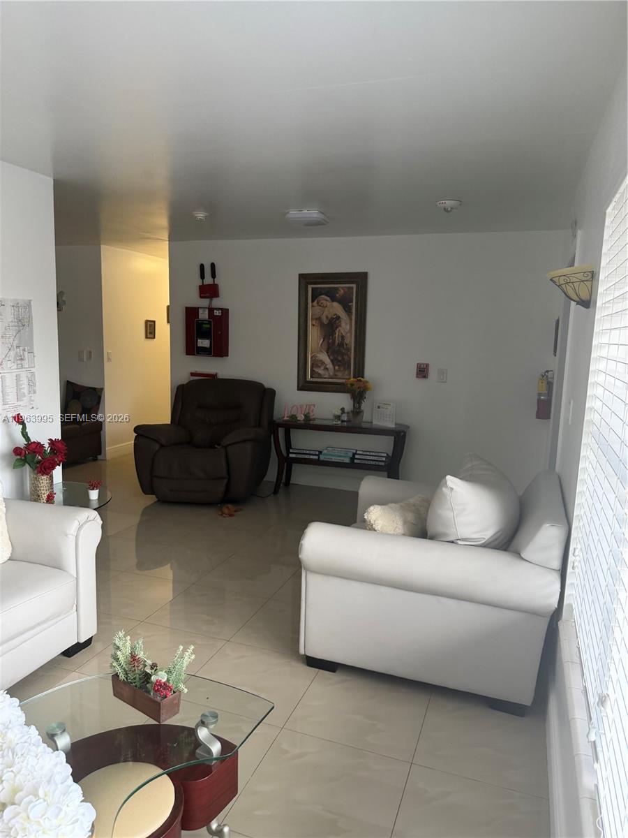 WINSTON PARK UNIT TWO - Residential