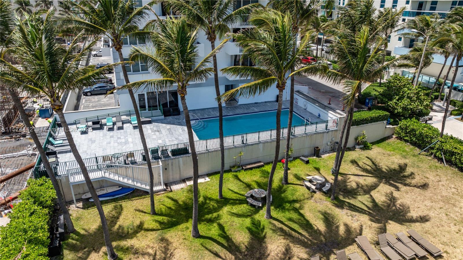 CARLISLE ON THE OCEAN CON - Residential